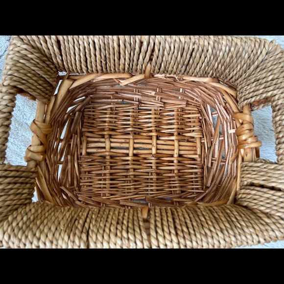 Wicker basket - Picture 3 of 8